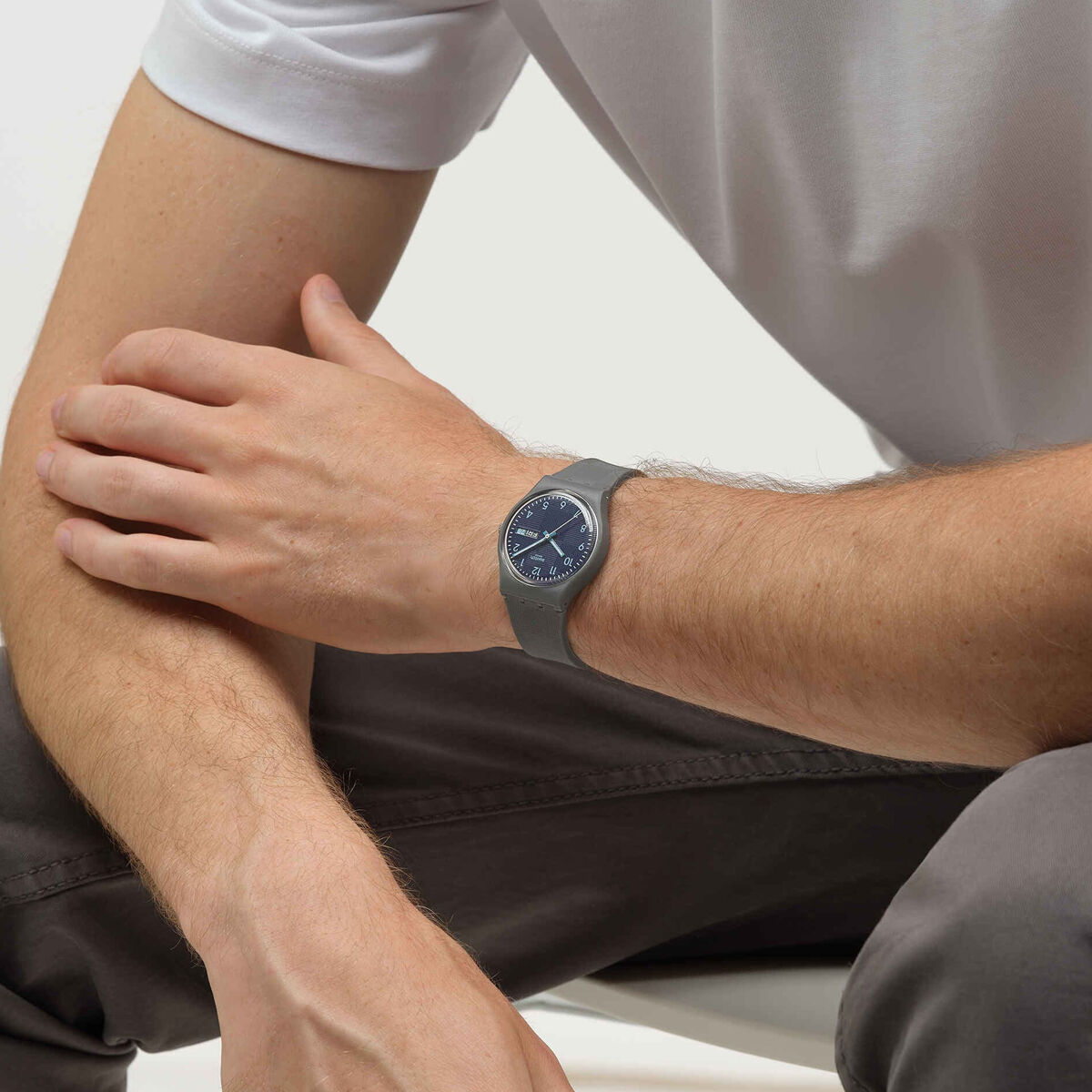 V2HEF25AD16CE72DA1B8BDB96594608C735R7660028P5