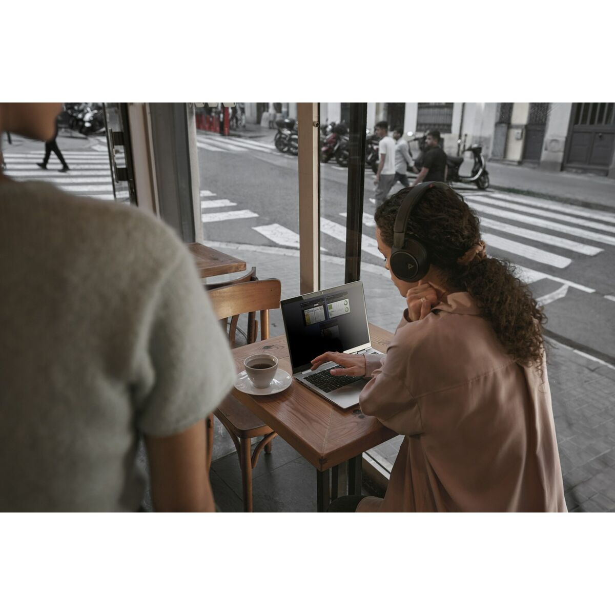 V6HD83904A3CD65B1F9B4D639ED159B1A51R6512350P8