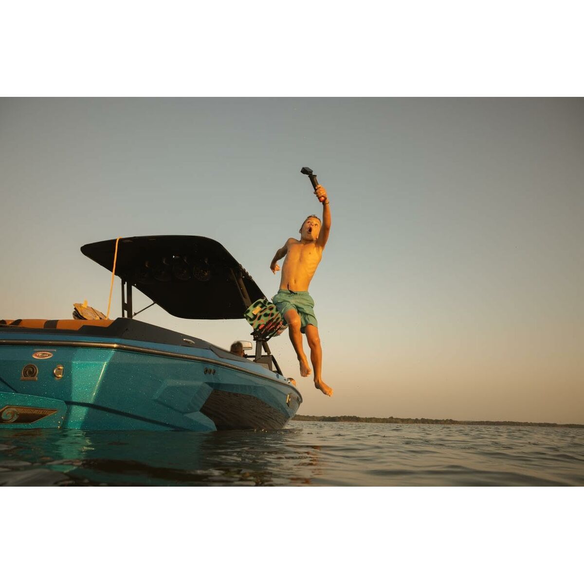 V4H4D9B1CAA548859B26318E41F3ED73328R6994016P8