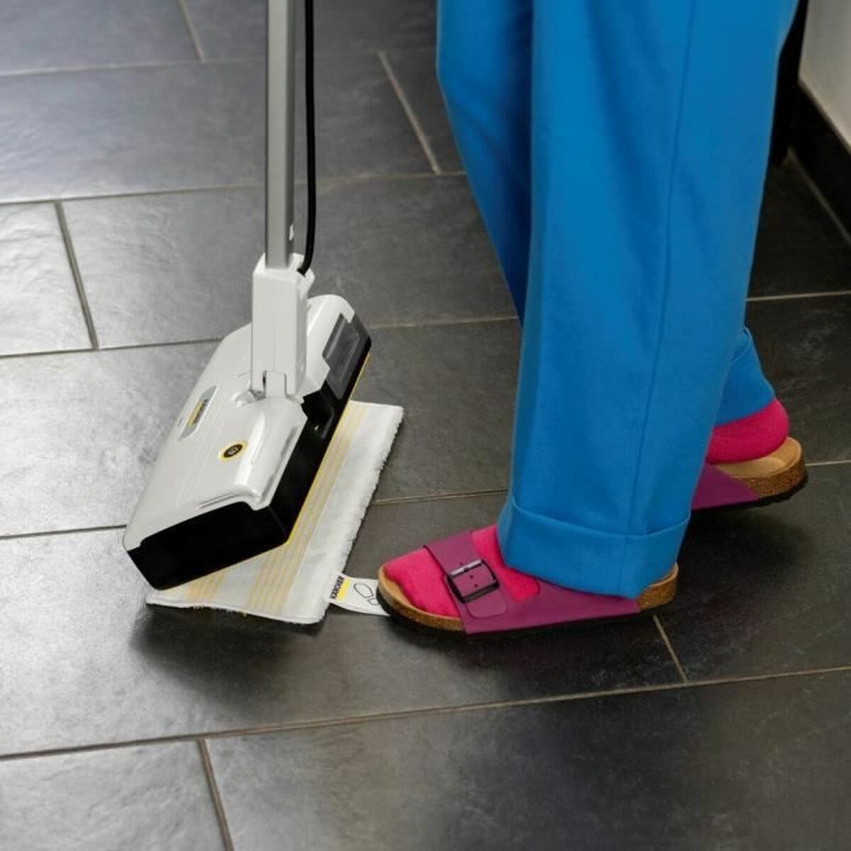 V8HEB22F77FF9B7962FB646E44AEEB9817FR4037964P2