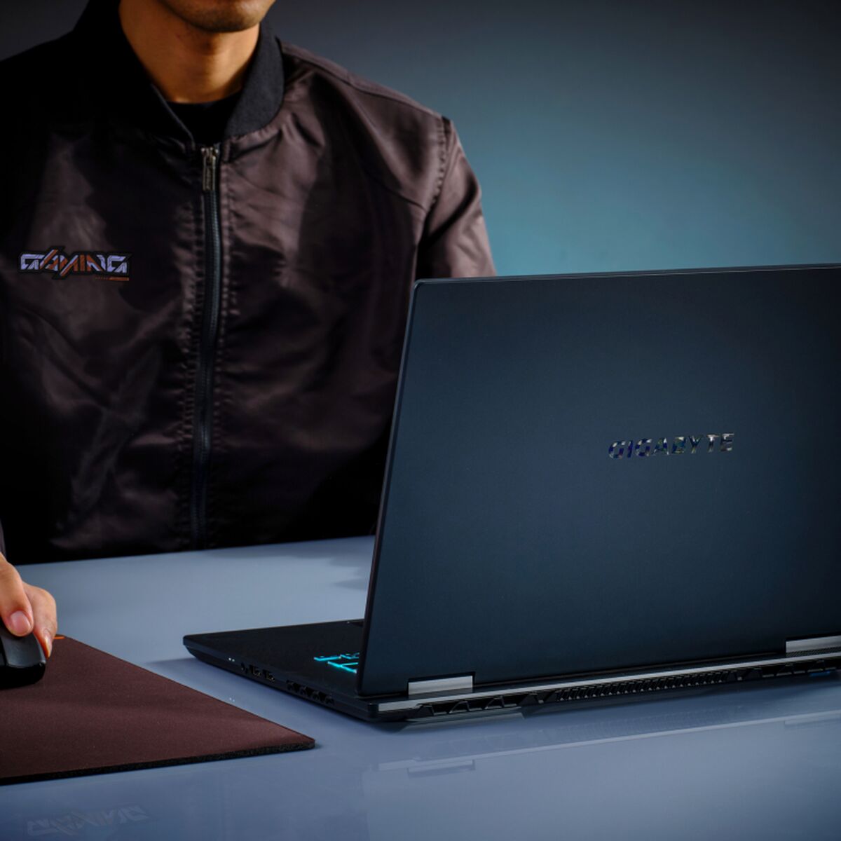 V9H9262AEFF3DE8A351E4B80816C3BA4E1AR7300077P2