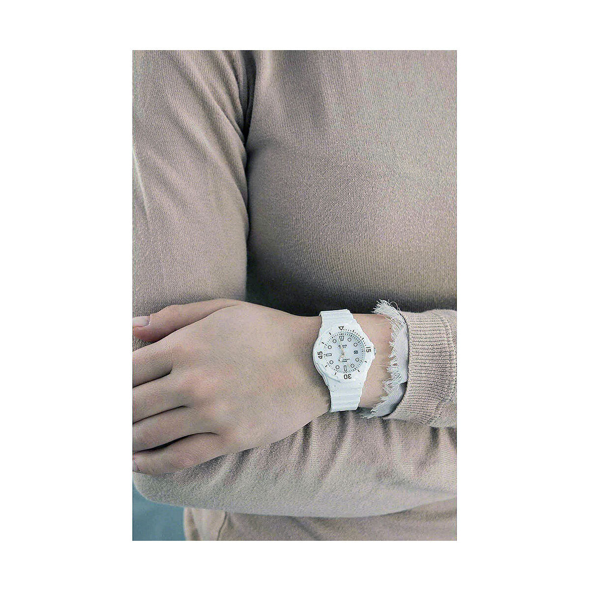 V11HE6E0F7280A77D3E009D0A6BE11CE802BR3882809P6