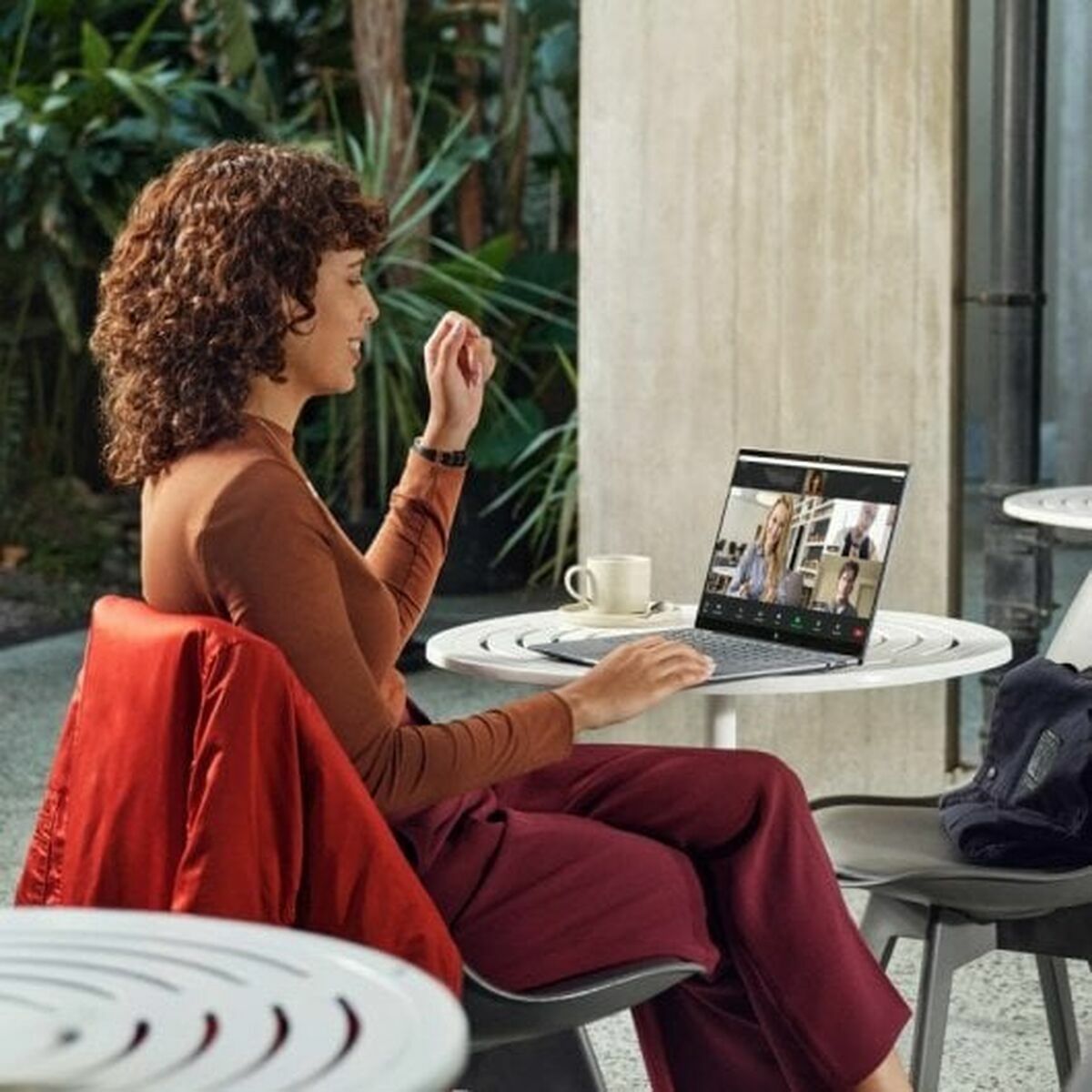 V4H9D7233DC1B957BB2D3FEA5C0825E9CB3R6847413P8